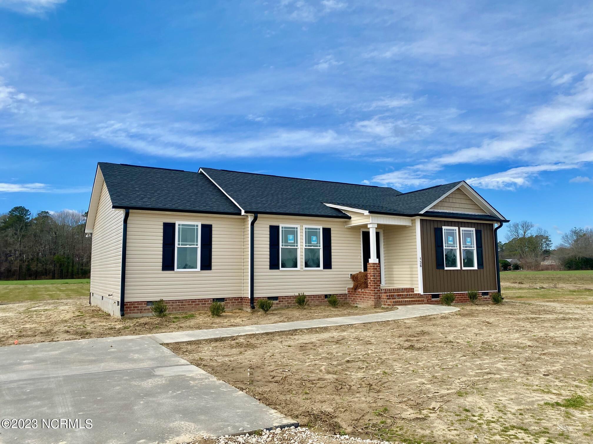 136 Mamie Road Benson, NC 27504 - Photo 1 of 32 IMG_5593