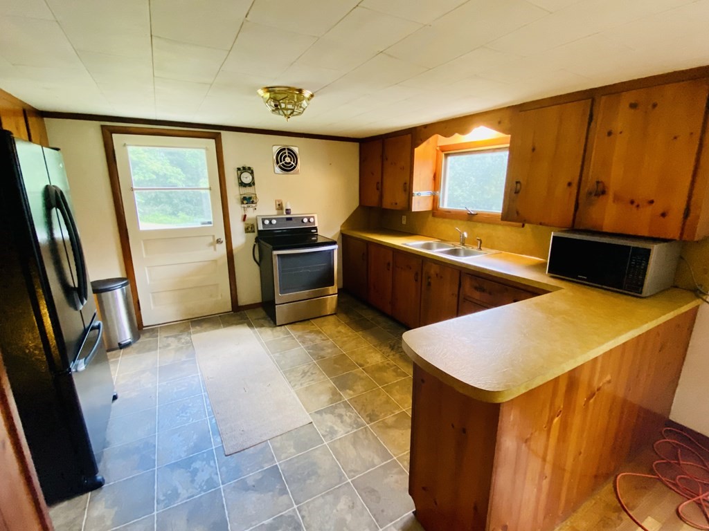 87 Dingley Dell Road Brimfield, MA 01010 - Photo 13 of 32 Gallery Image 13