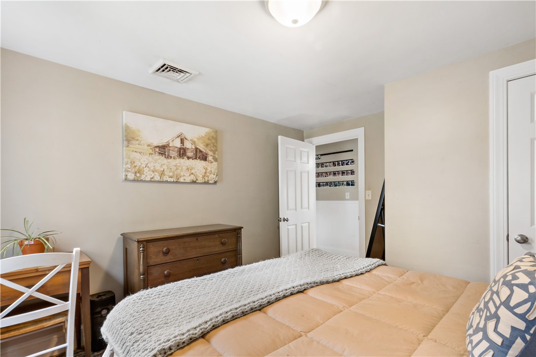 52 Merle Street Warwick, RI 02889 - Photo 14 of 27