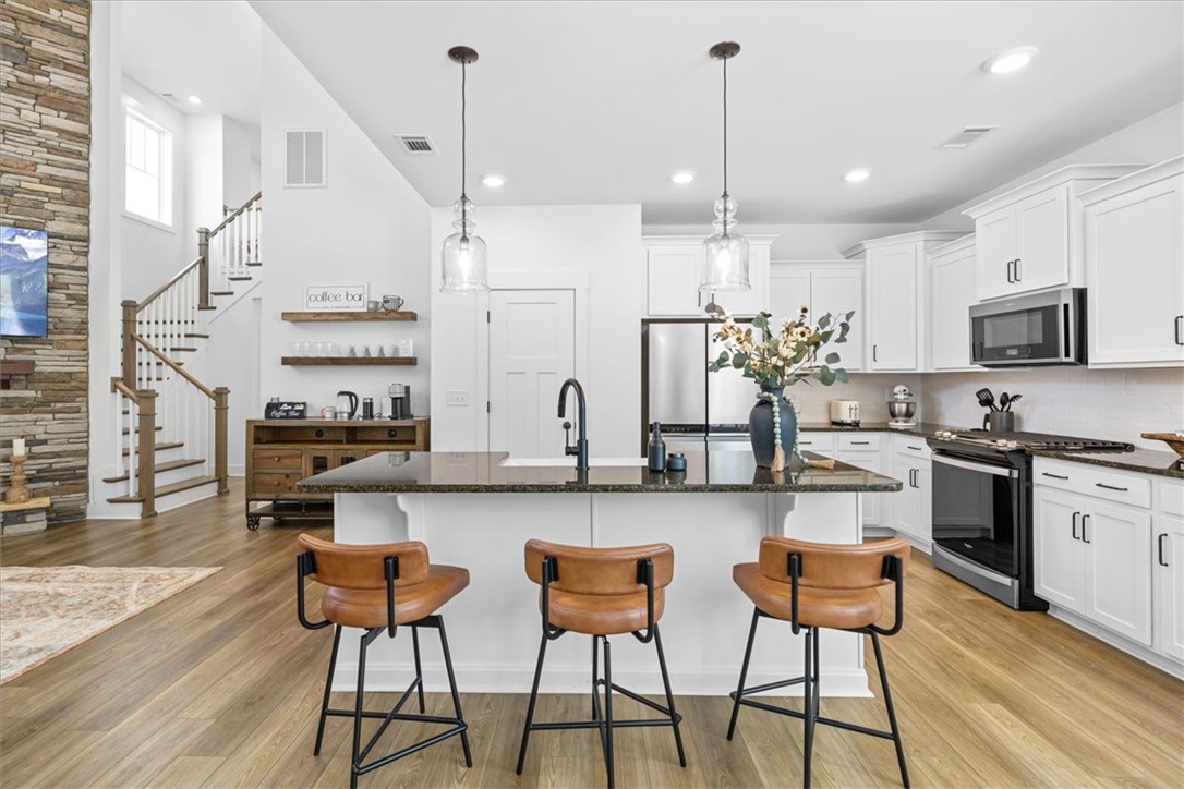 160 Founders Boulevard Central, SC 29630 - Photo 3 of 28