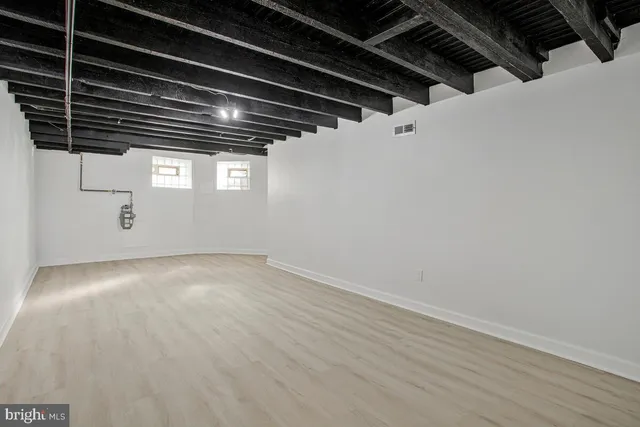 a view of utility room