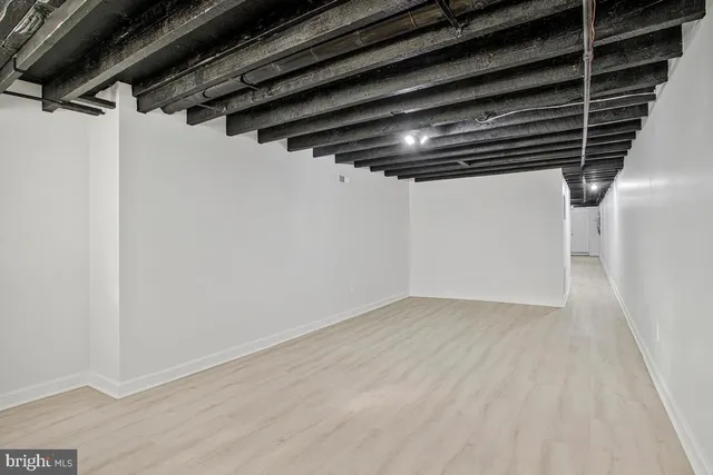 a view of utility room