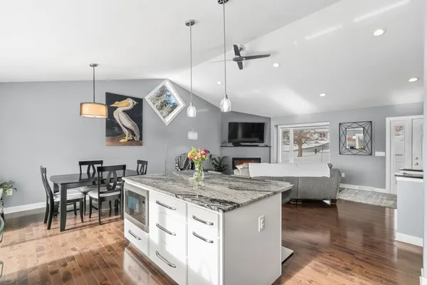 $439,500 | 640 Mooreland Cir Drive, Portage, WI 53901