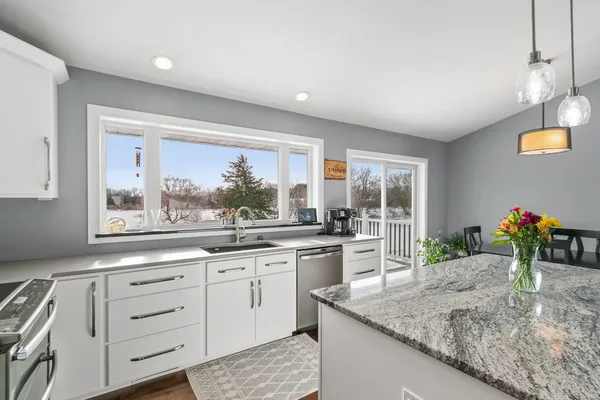 $439,500 | 640 Mooreland Cir Drive, Portage, WI 53901