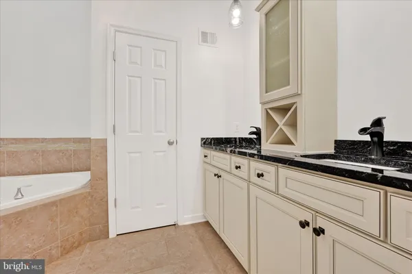 $4,250 | 14036 Fox Hill Road, Sparks Glencoe, MD 21152