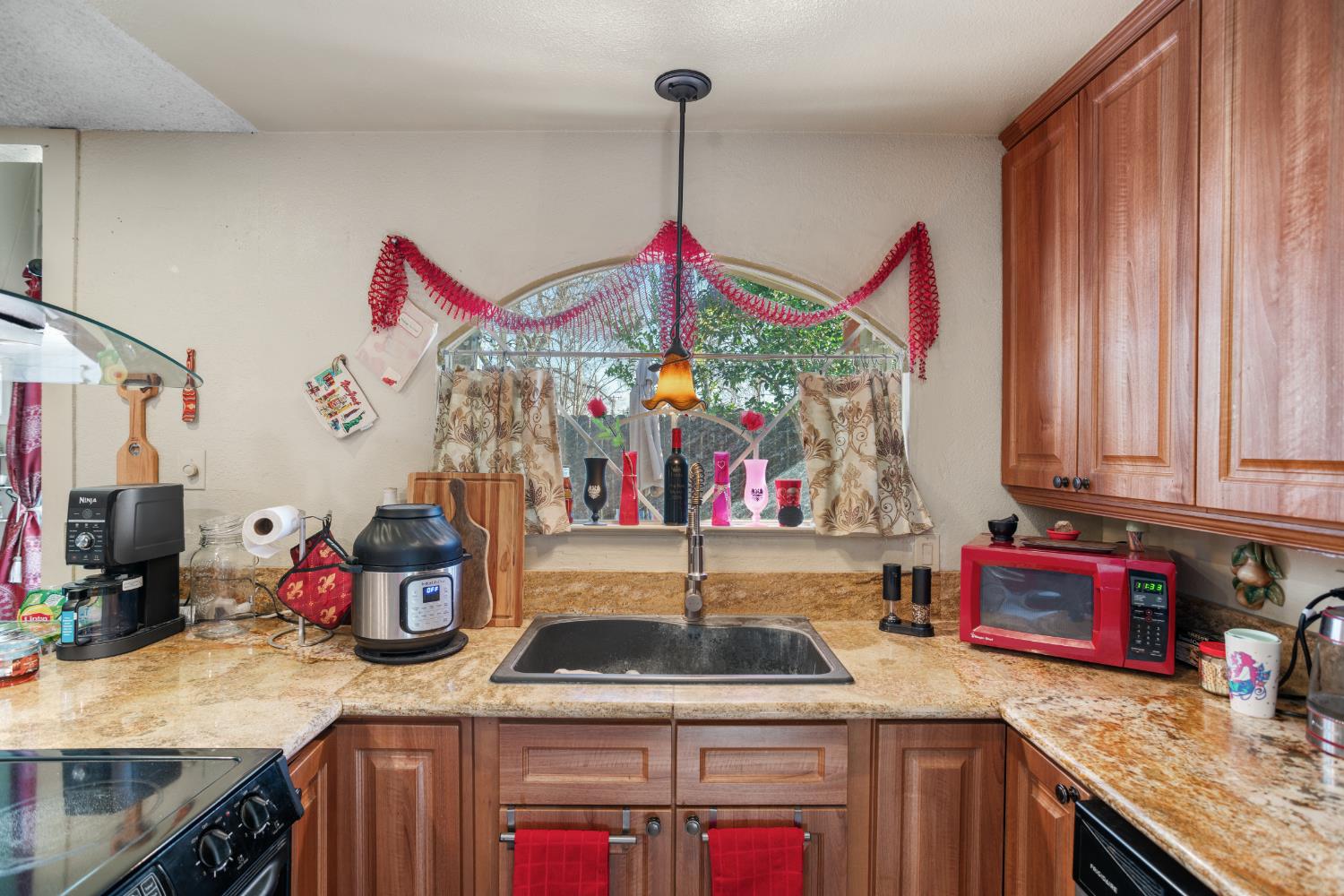 4920 Springfield Way Sacramento, CA 95841 - Photo 5 of 24