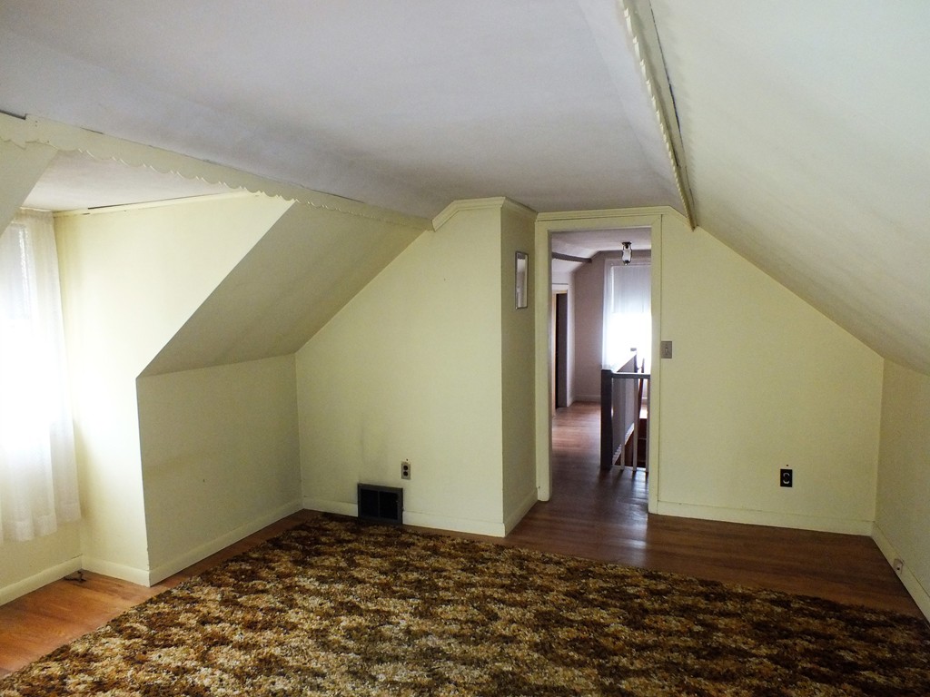 208 Russell Street Springfield, MA 01104 - Photo 11 of 17 Gallery Image 11
