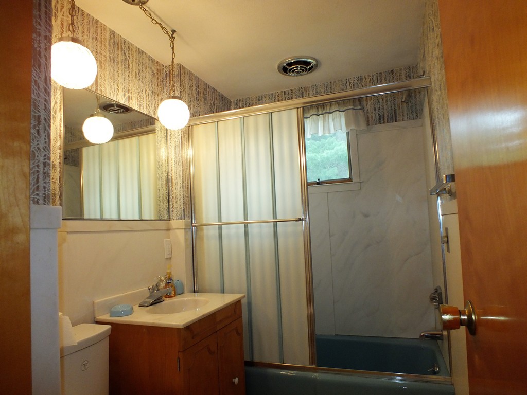 208 Russell Street Springfield, MA 01104 - Photo 13 of 17 Gallery Image 13