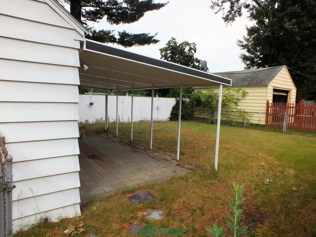 208 Russell Street Springfield, MA 01104 - Photo 16 of 17 Gallery Image 16