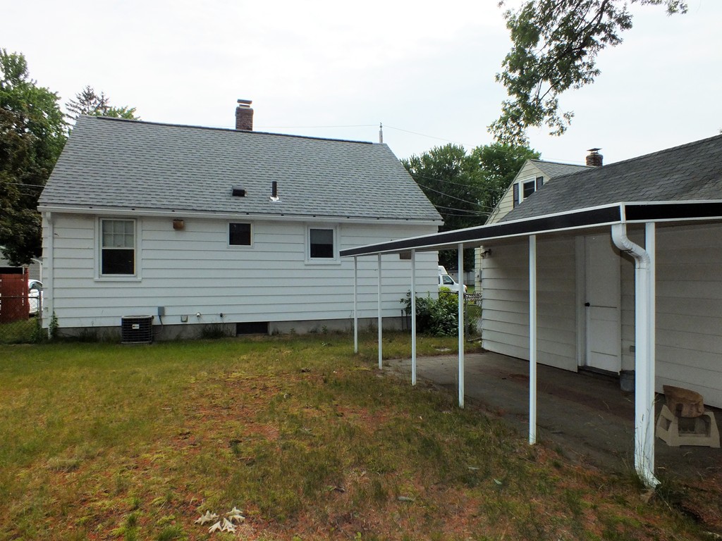 208 Russell Street Springfield, MA 01104 - Photo 17 of 17 Gallery Image 17