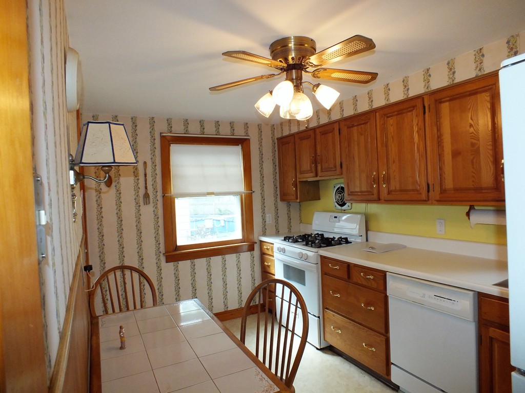 208 Russell Street Springfield, MA 01104 - Photo 8 of 17 Gallery Image 8