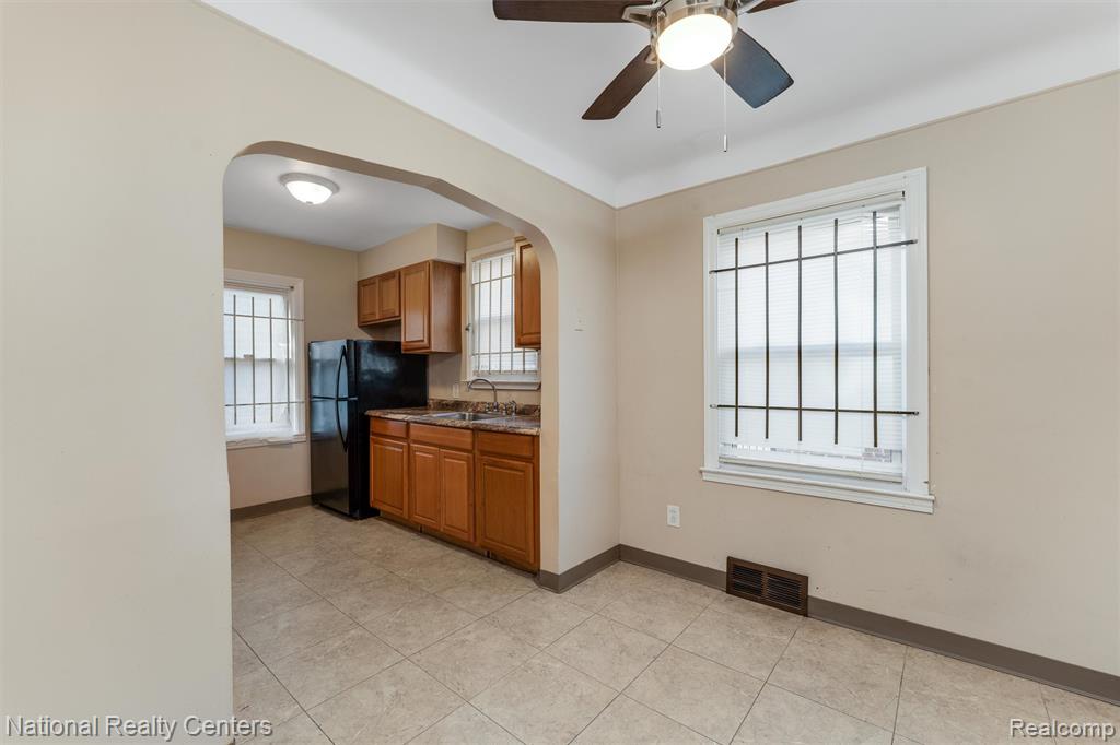 5525 Cadieux Road Detroit, MI 48224 - Photo 6 of 19
