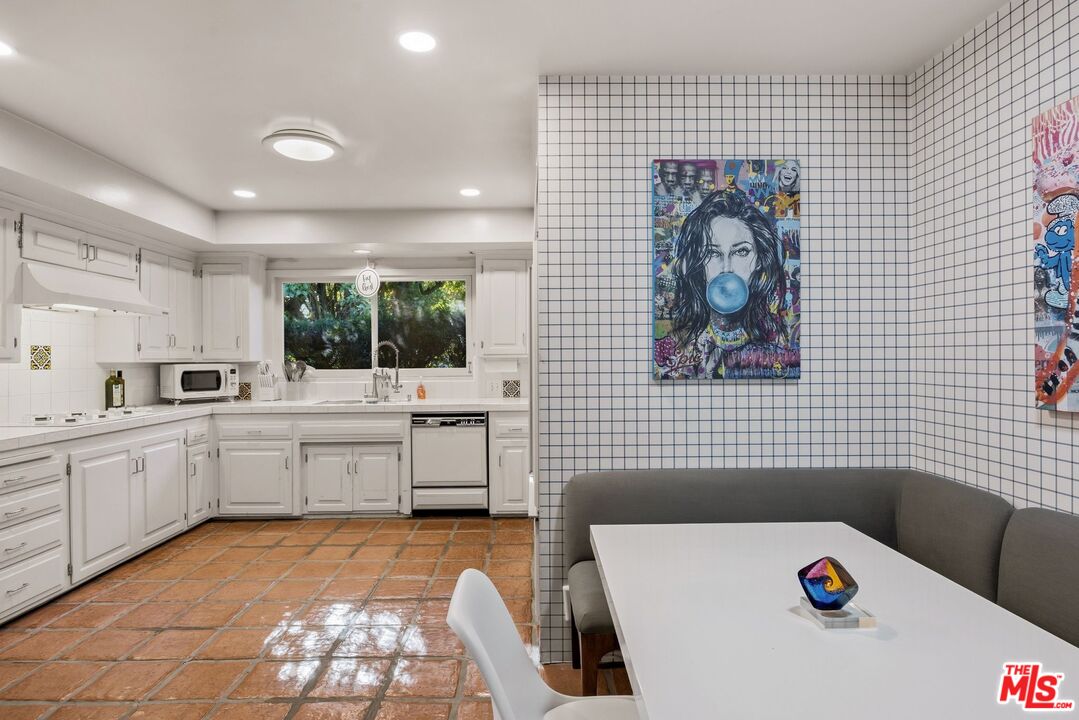 1133 Somera Road Los Angeles, CA 90077 - Photo 13 of 44