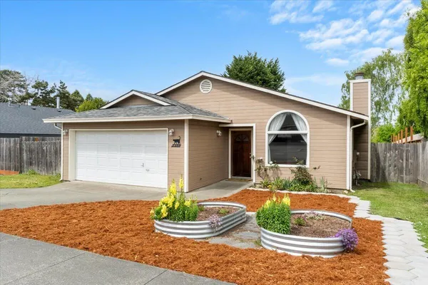 $335,000 | 2388 Hannah Court, Fortuna, CA 95540