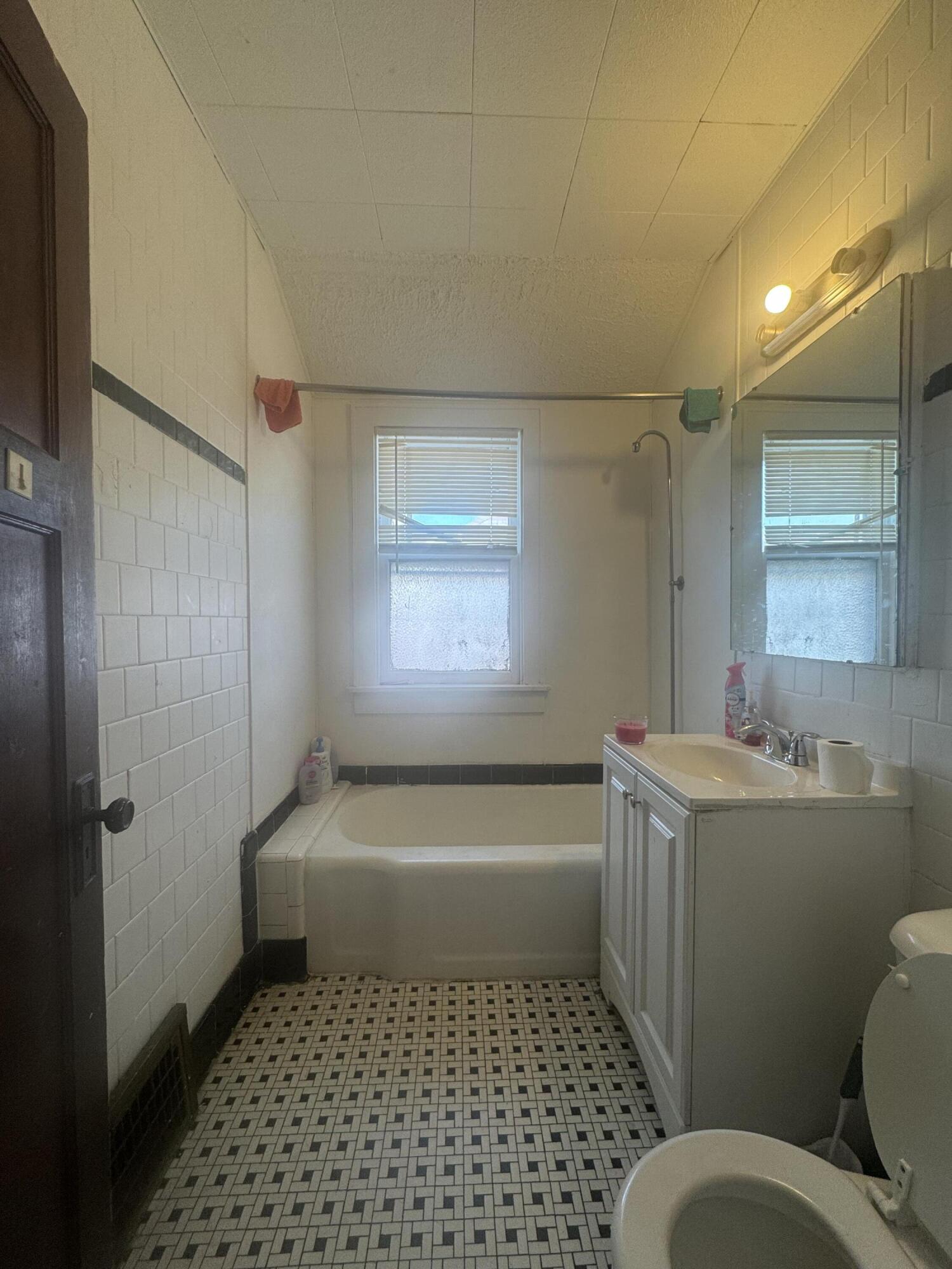 4133 North 24th Street Milwaukee, WI 53209 - Photo 27 of 31 IMG_0214