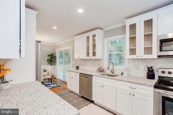 171 Eastern Road Pasadena, MD 21122 - Photo 2 of 29 Kitchen