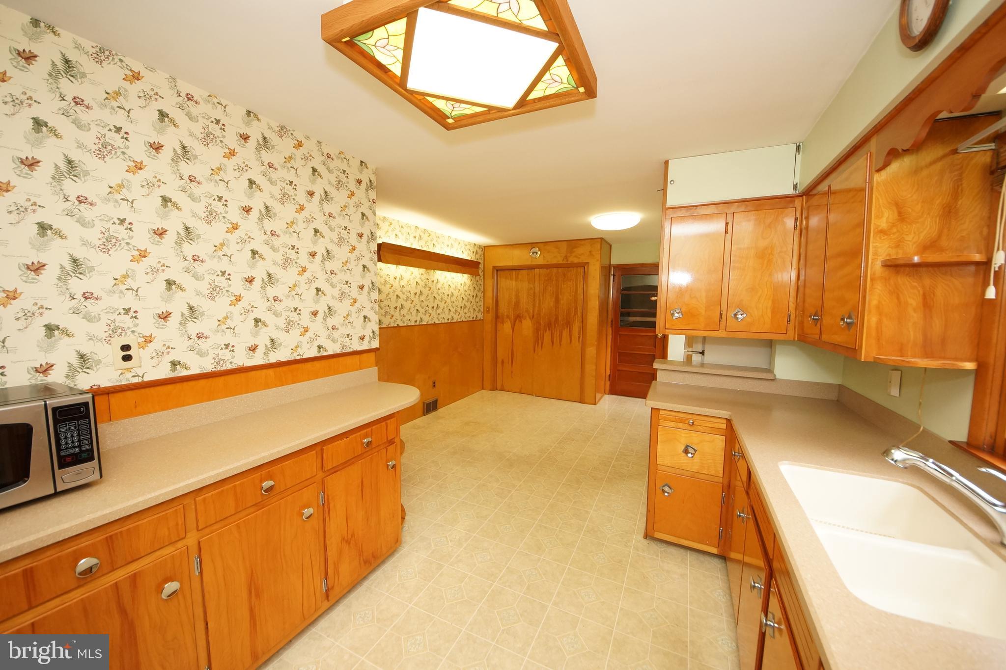 18 Whitman Road Trenton, NJ 08619 - Photo 11 of 31 Gallery Image 11