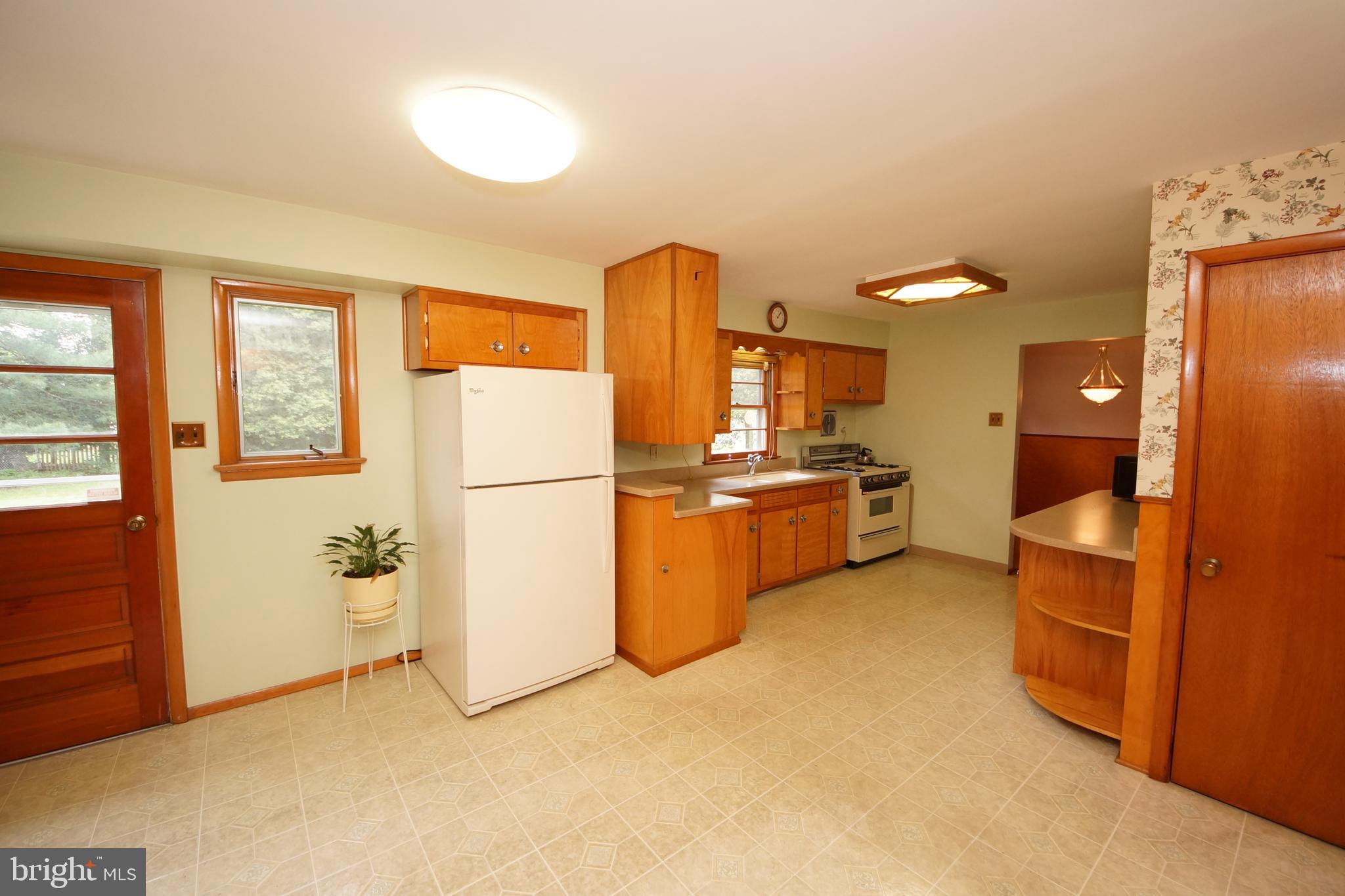 18 Whitman Road Trenton, NJ 08619 - Photo 12 of 31 Gallery Image 12