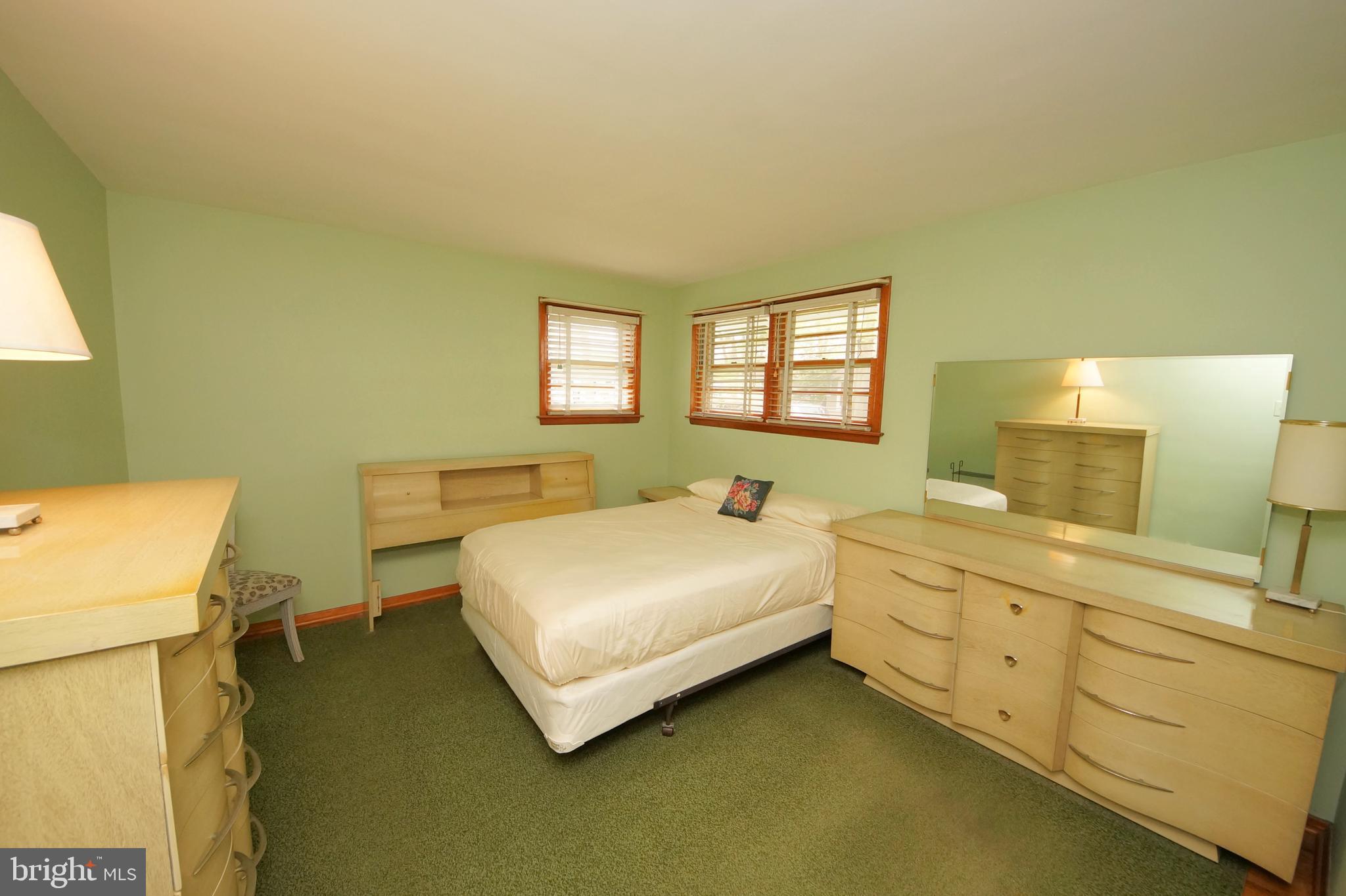 18 Whitman Road Trenton, NJ 08619 - Photo 16 of 31 Bedroom 2 - Hardwood under area carpet