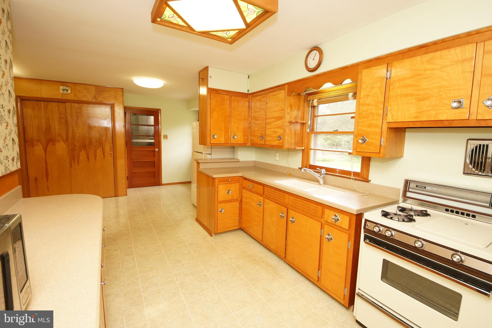 18 Whitman Road Trenton, NJ 08619 - Photo 10 of 31 Expanded Kitchen