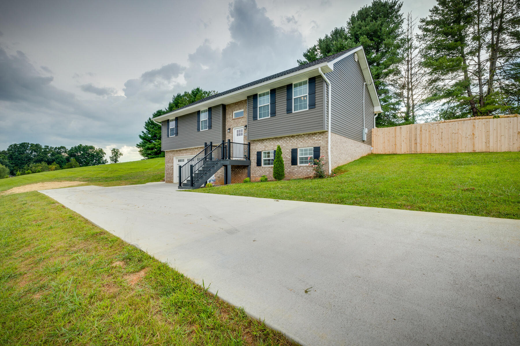 115 Charlie Hoss Road Jonesborough, TN 37659 - Photo 2 of 42 002