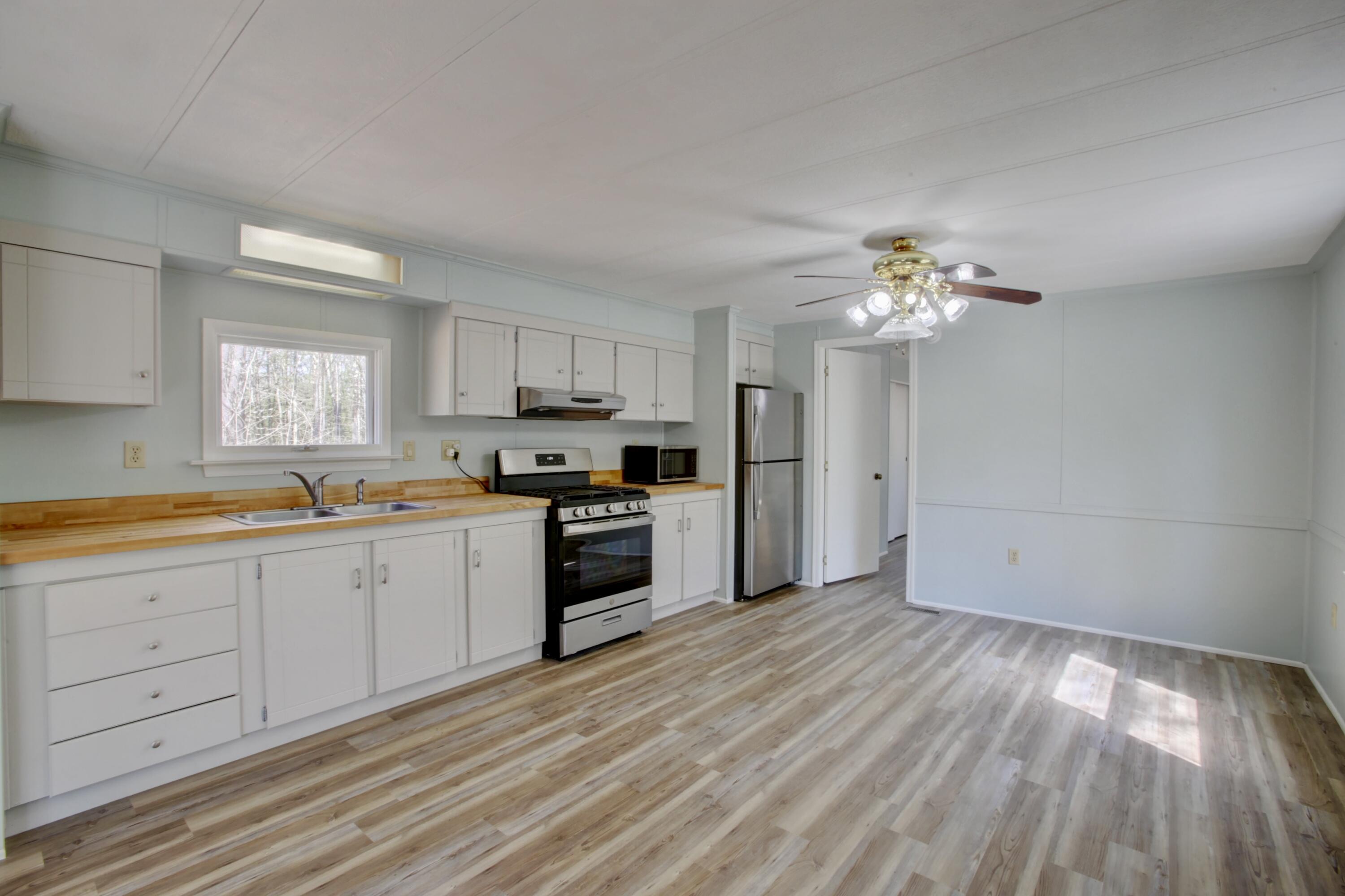 400 Portland Road Buxton, ME 04093 - Photo 11 of 28 400 Portland Rd - Kitchen4