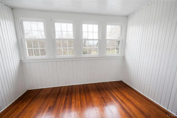 $374,900 | 282 South Main Street, Amherst, VA 24521