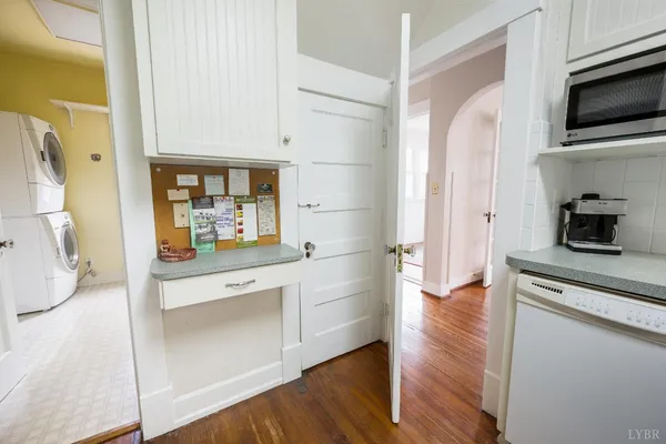 $374,900 | 282 South Main Street, Amherst, VA 24521