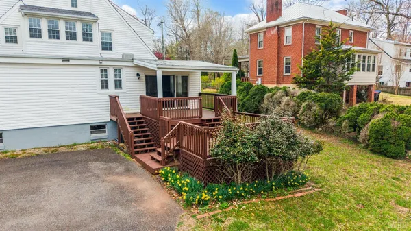 $374,900 | 282 South Main Street, Amherst, VA 24521