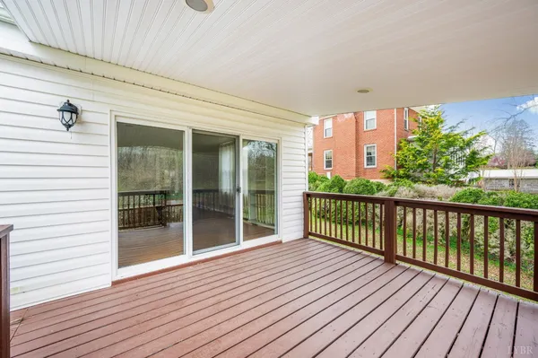 $374,900 | 282 South Main Street, Amherst, VA 24521