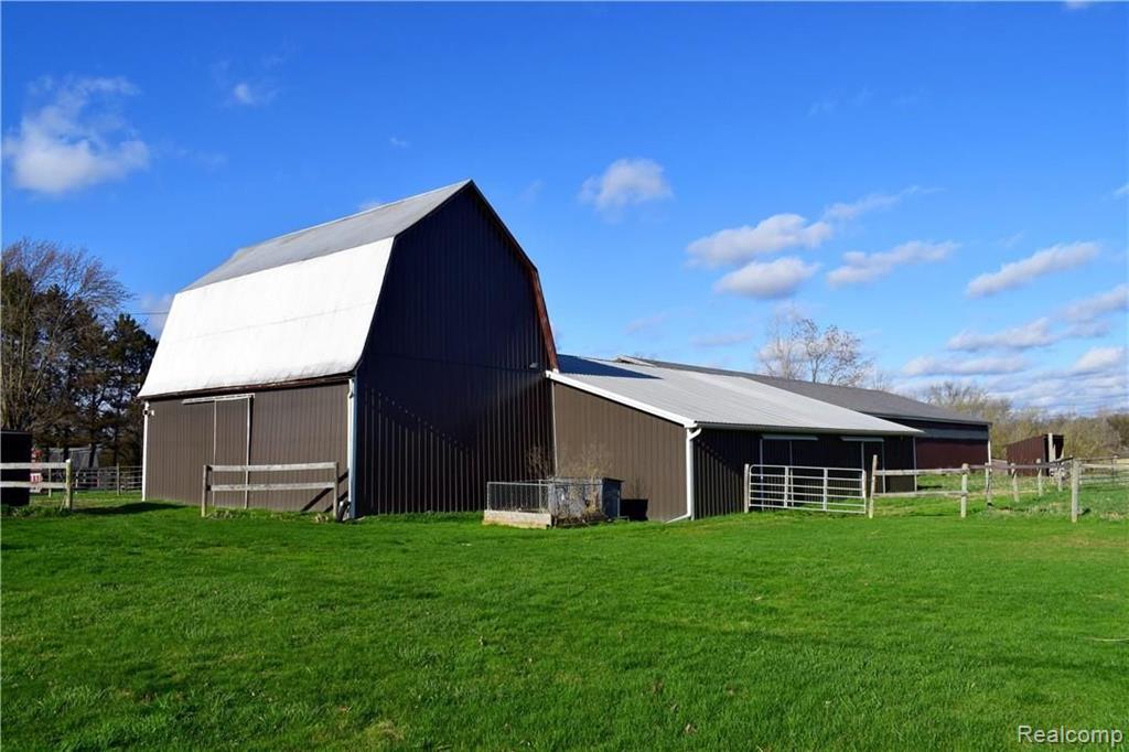4305 South Genesee Road Grand Blanc, MI 48439 - Photo 5 of 26