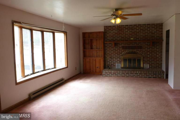 541 Marley Road Elkton, MD 21921 - Photo 2 of 29 Living Room