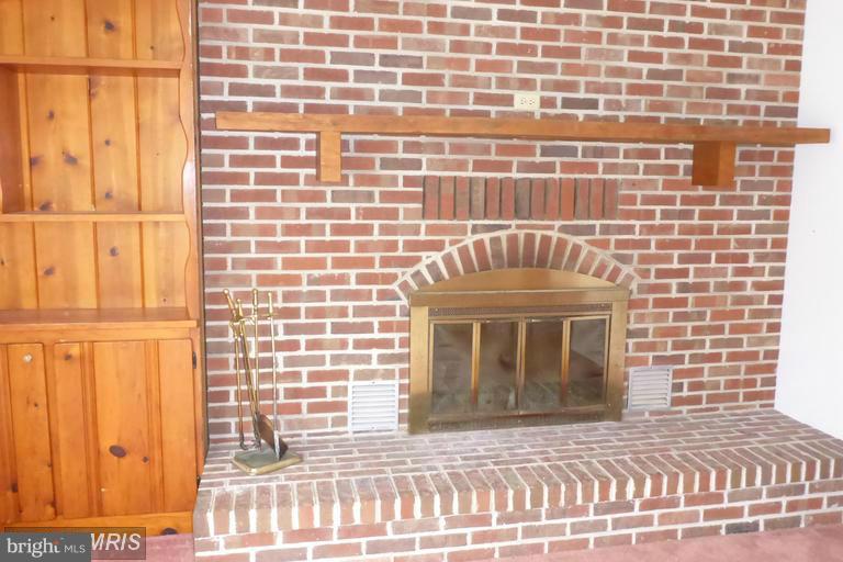 541 Marley Road Elkton, MD 21921 - Photo 3 of 29 Living Room