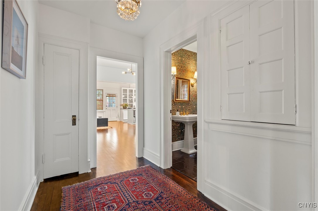 5 Brattle Road Syracuse, NY 13203 - Photo 14 of 50