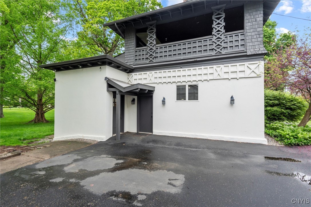 5 Brattle Road Syracuse, NY 13203 - Photo 6 of 50