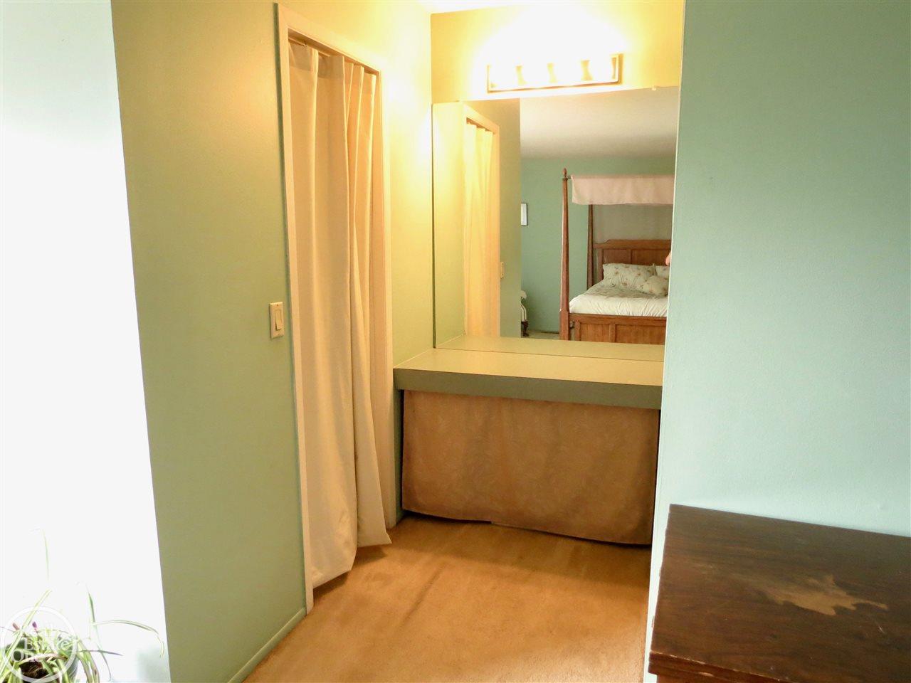 1396 Crescent Lane Rochester, MI 48306 - Photo 20 of 33 31391422-20.JPG