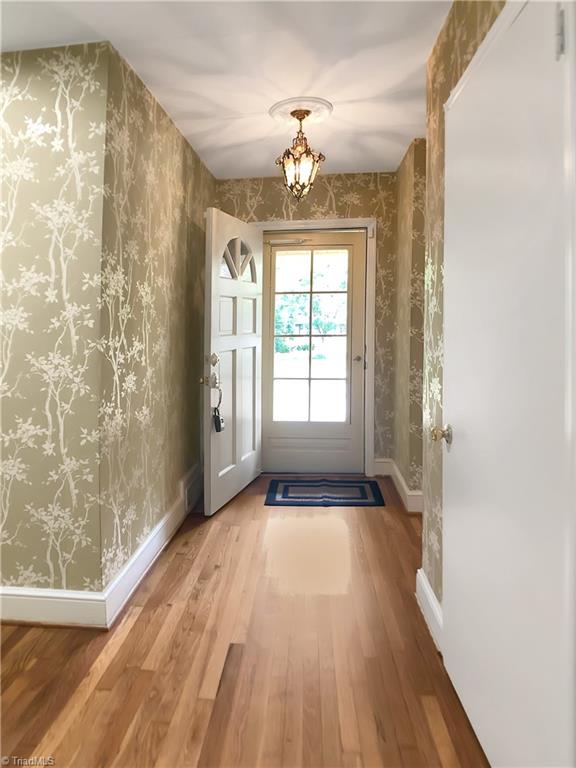 3041 Cambridge Road Winston-Salem, NC 27104 - Photo 3 of 23 Gallery Image 3