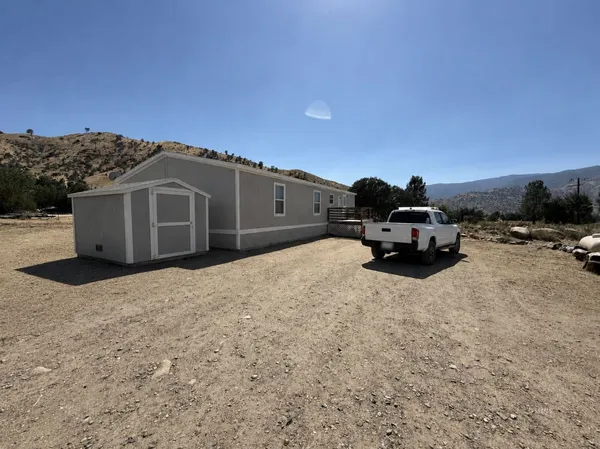 $199,997 | 2124 Pasadena Lane, Lake Isabella, CA 93240