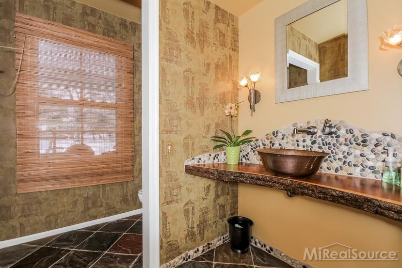 571 Lake Shore Road Grosse Pointe Shores, MI 48236 - Photo 15 of 43