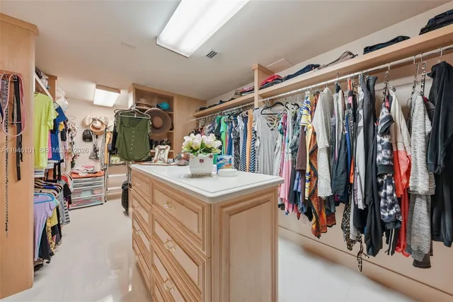 $21,900,000 | 680 Golden Beach Drive, Golden Beach, FL 33160