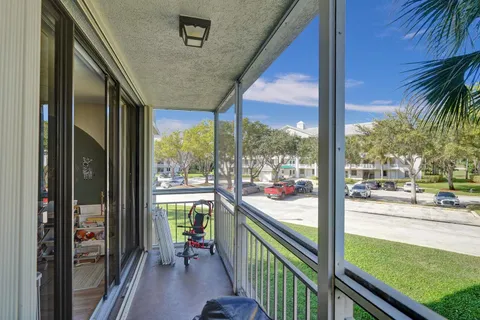 $299,000 | 6193 Balboa Circle, Unit 201, Boca Raton, FL 33433