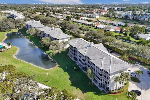 $299,000 | 6193 Balboa Circle, Unit 201, Boca Raton, FL 33433