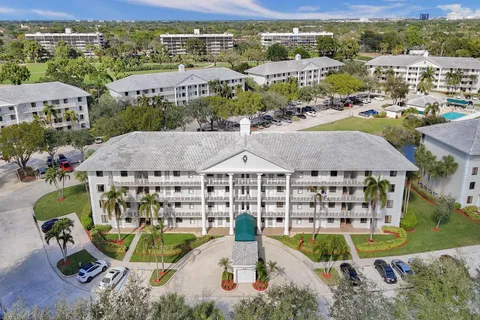 $299,000 | 6193 Balboa Circle, Unit 201, Boca Raton, FL 33433