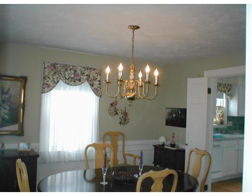 31 Bowker Road Waltham, MA 02453 - Photo 3 of 9 Gallery Image 3