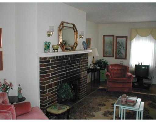 31 Bowker Road Waltham, MA 02453 - Photo 5 of 9 Gallery Image 5
