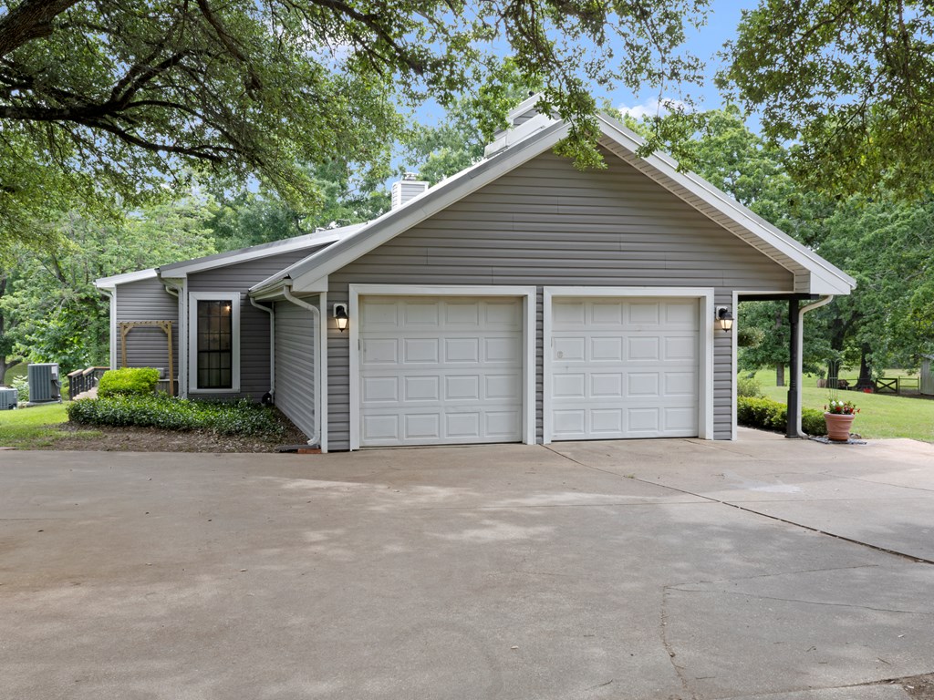380 An County Road Palestine, TX 75803 - Photo 5 of 62