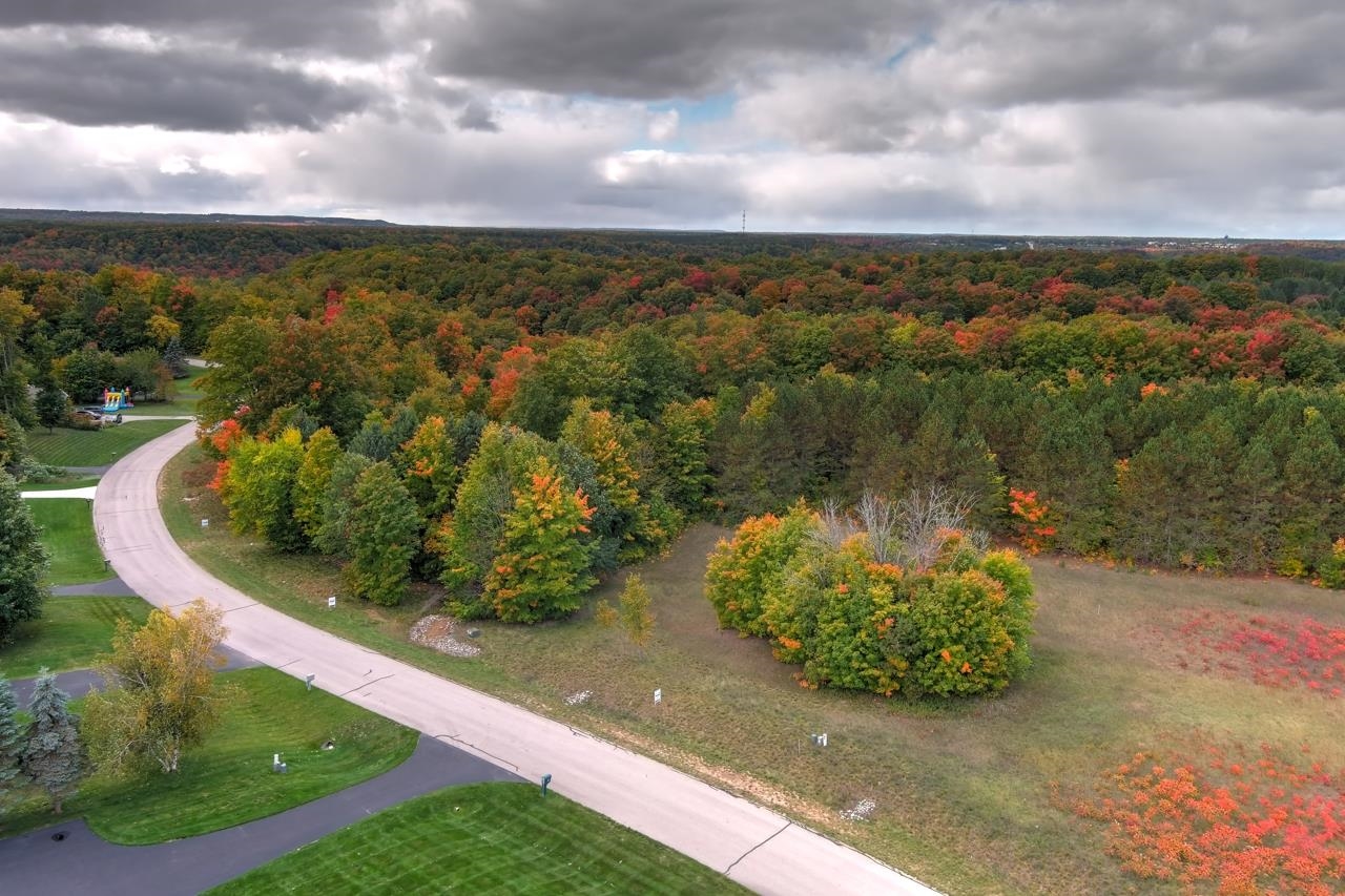 242 South Ridge Traverse City, MI 49696 - Photo 14 of 16 1916291-13.JPG
