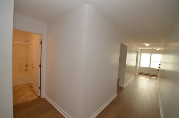 $2,900 | 99 West Wyoming Avenue, Unit 5, Melrose, MA 02176