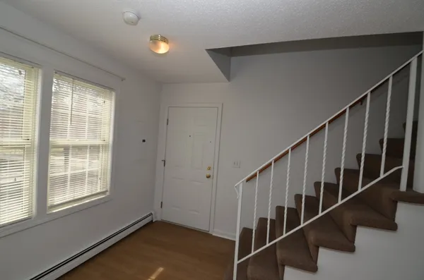 $2,900 | 99 West Wyoming Avenue, Unit 5, Melrose, MA 02176