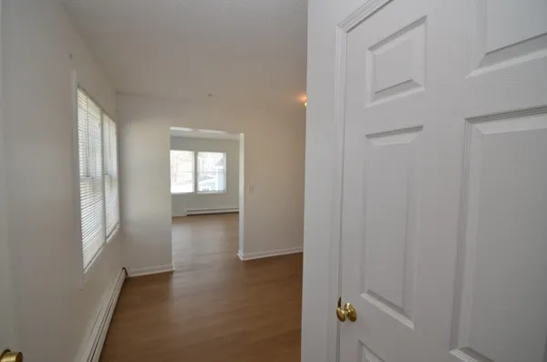 $2,900 | 99 West Wyoming Avenue, Unit 5, Melrose, MA 02176